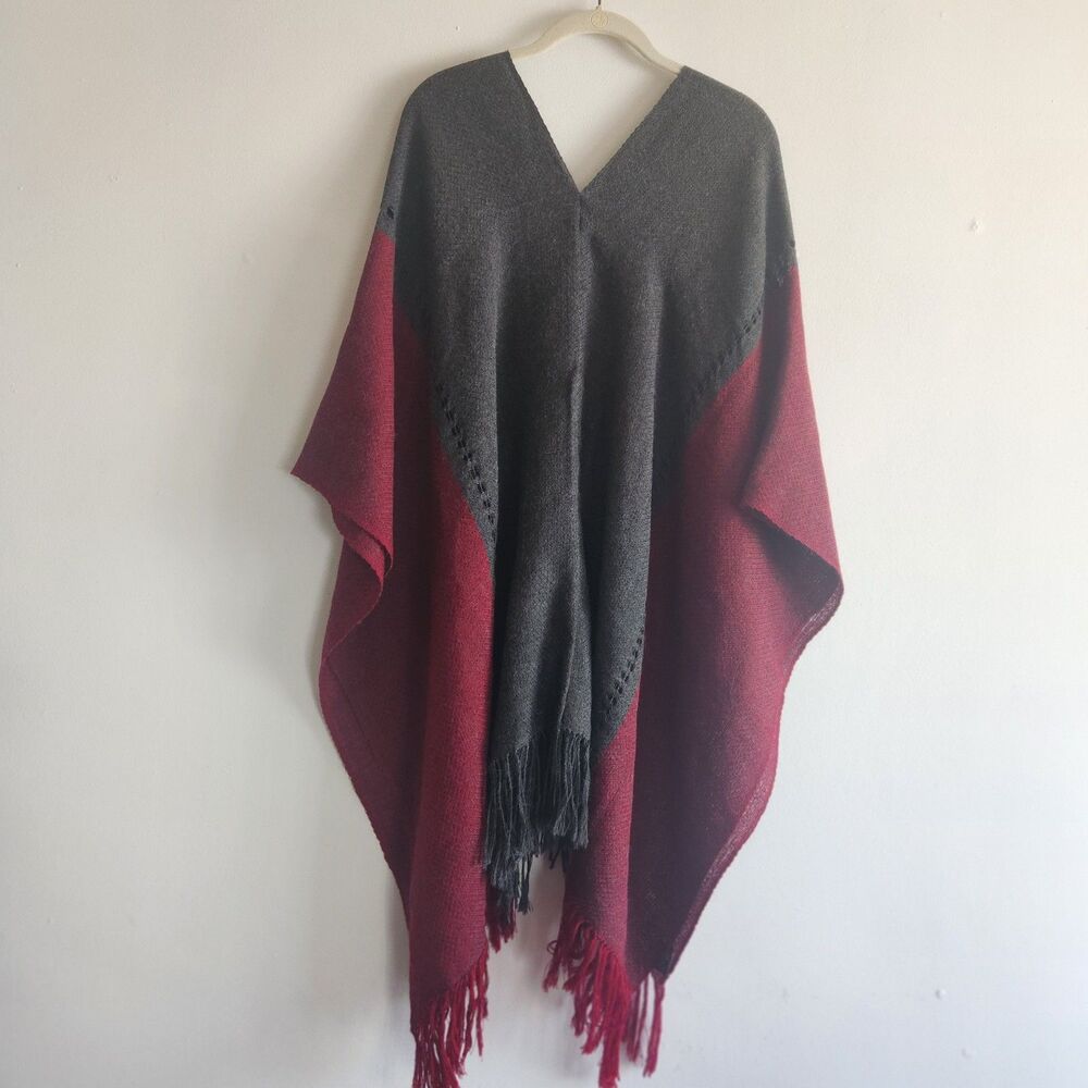 Shupaca Woven Knit‎ 100% Baby Alpaca Grey Red Lightweight Poncho OS Fringe layer